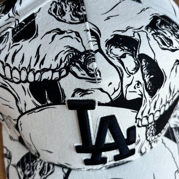 MITCHELL & NESS LOS ANGELES DODGERS RARE SKULL SNAPBACK HAT Adjustable NEW - Picture 5 of 7